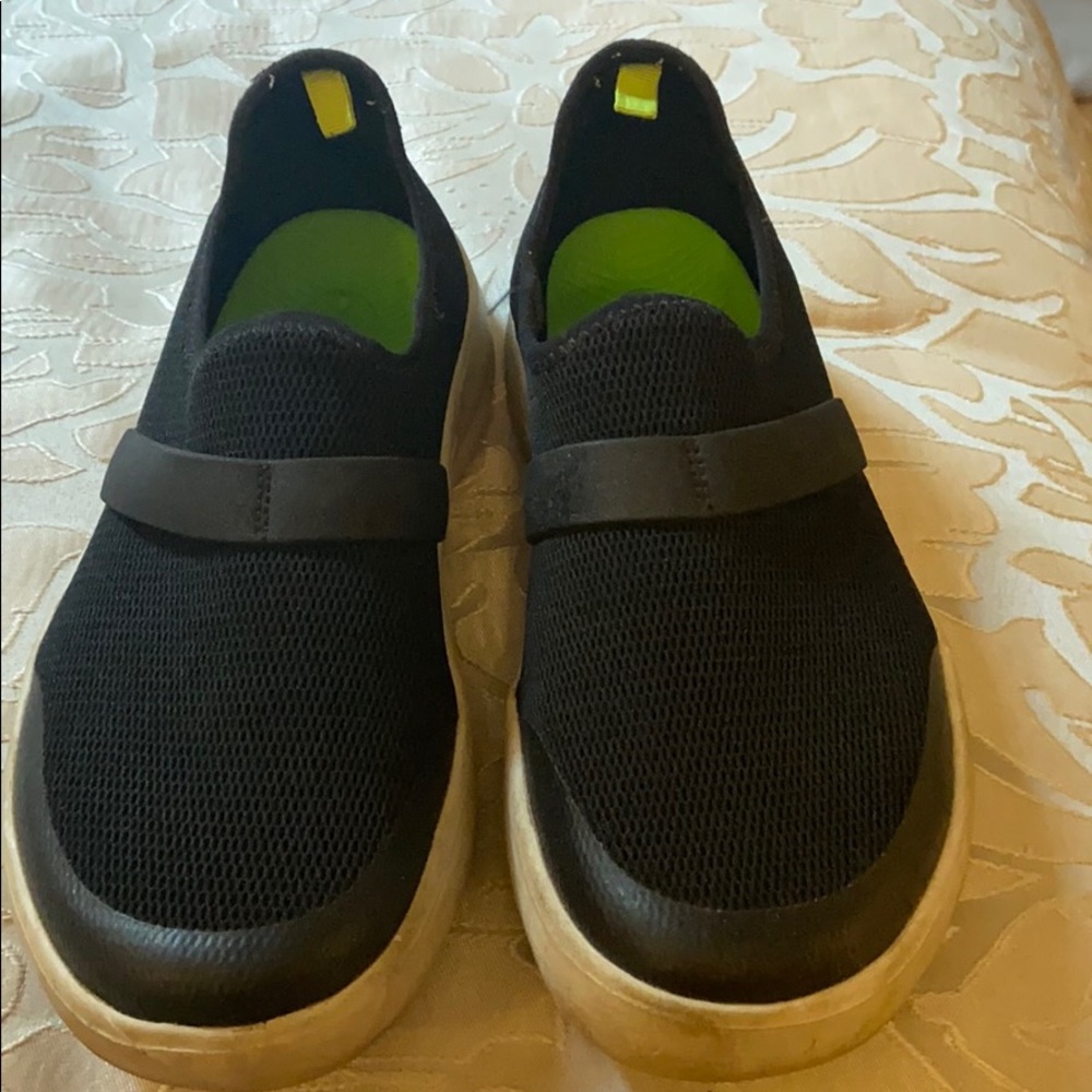 Oofos Oomg low shoe